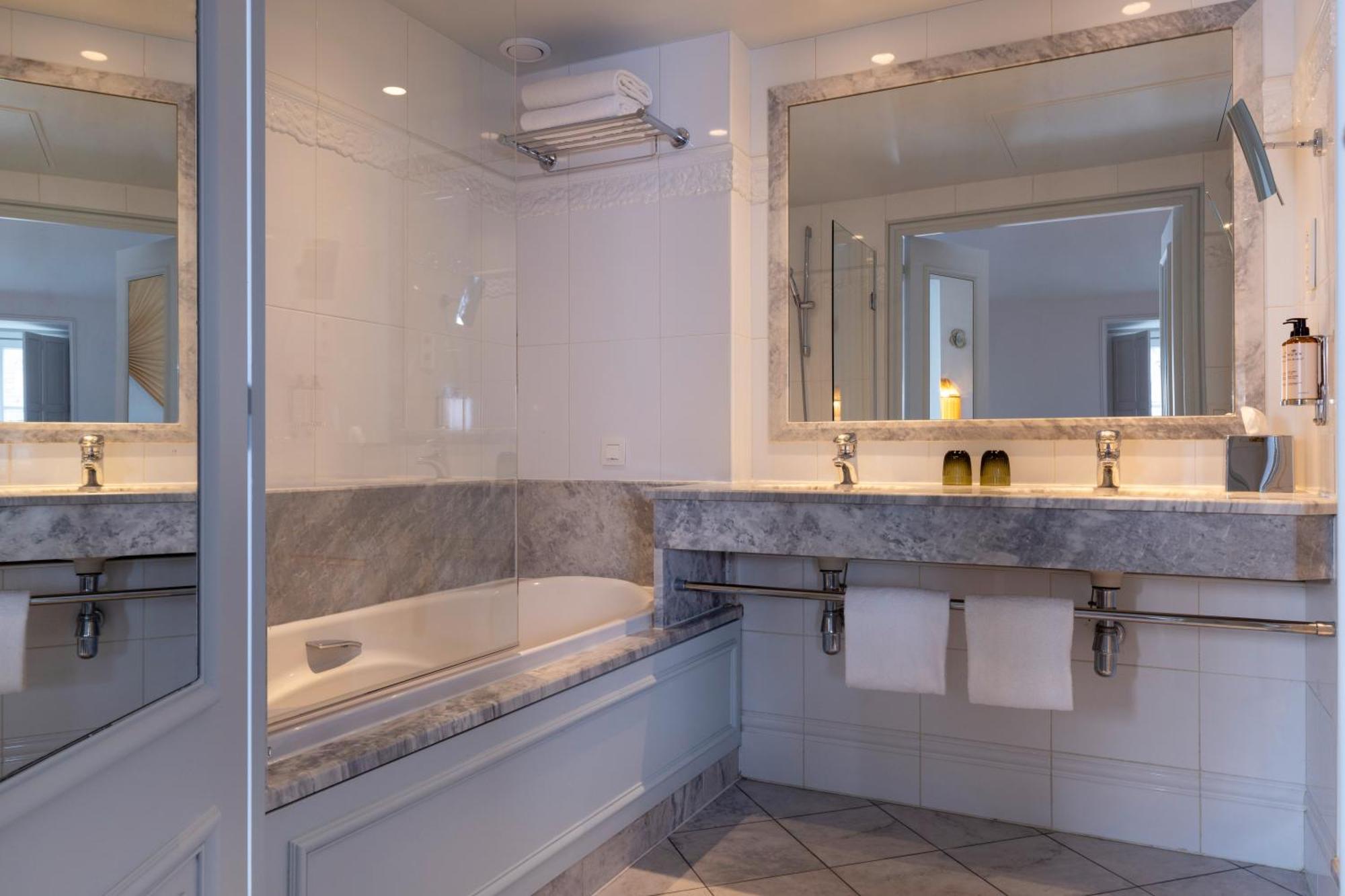 Hotel Le Lavoisier & Spa Paris Bagian luar foto