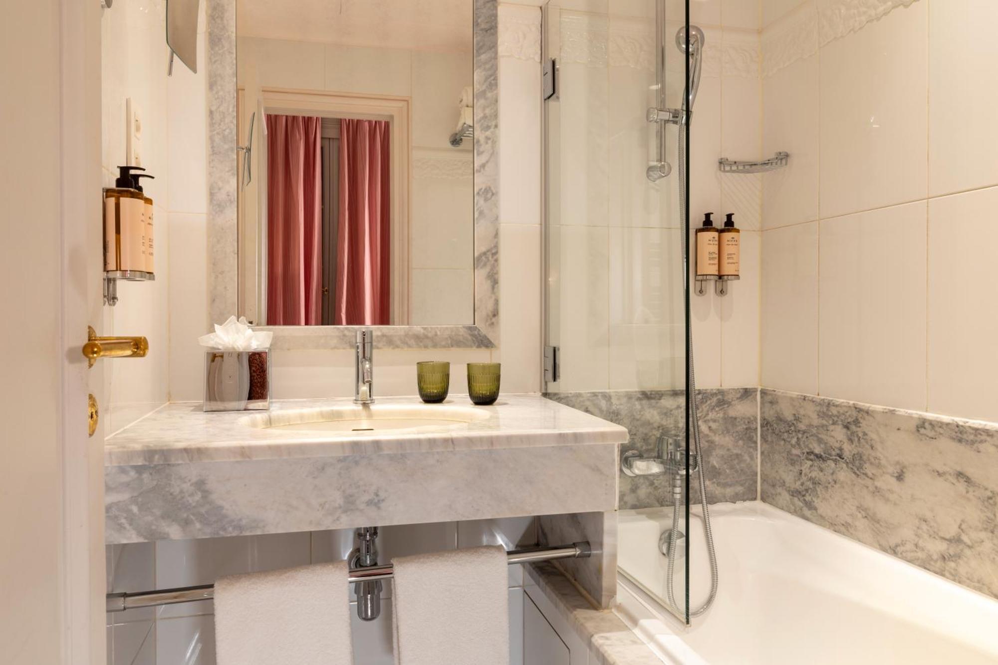 Hotel Le Lavoisier & Spa Paris Bagian luar foto